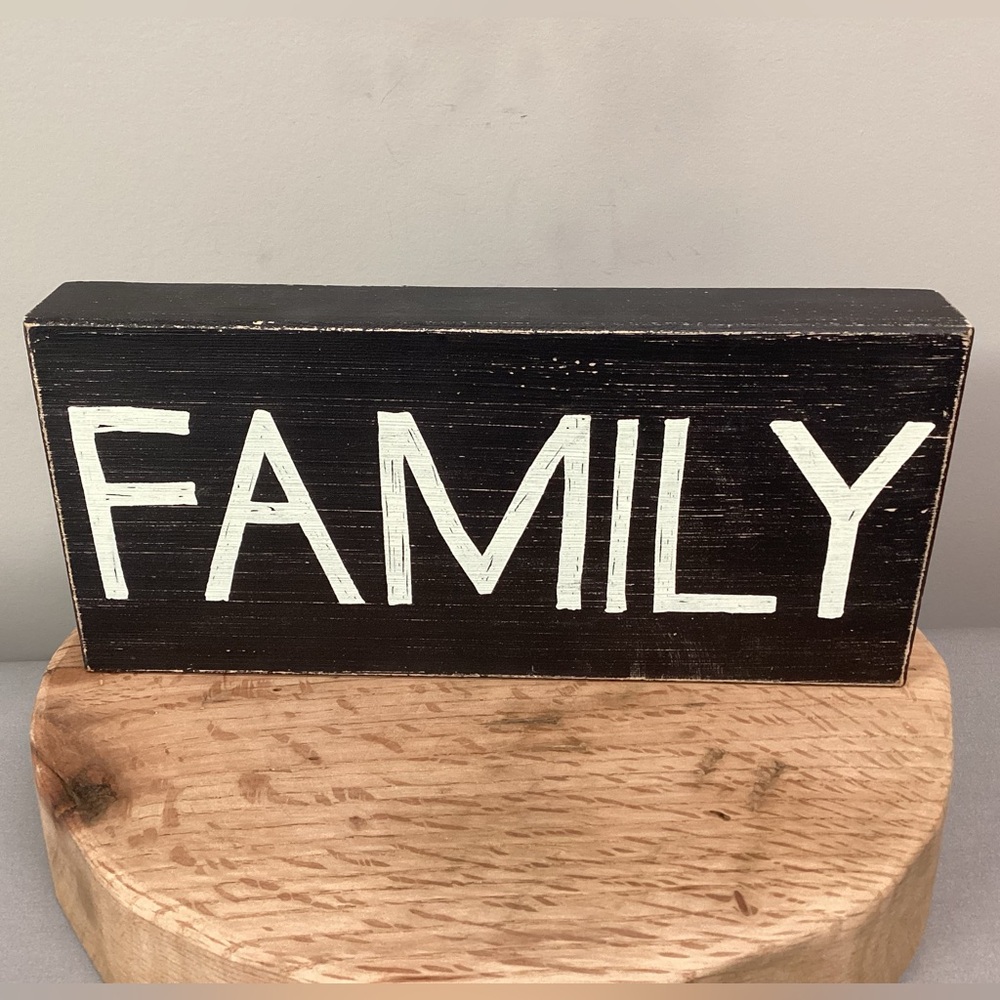 ⚫️ Handcrafted - FAMILY sign - Quill to Paper by Sixtrees - Excellent Condition - Picture 2 of 10